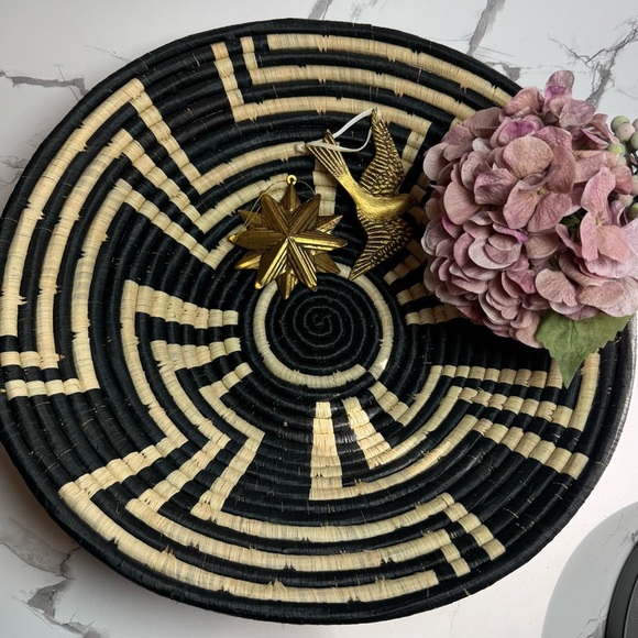 Ugandan bukedo & raffia African weaved wall basket - fair trade - Picture 1 of 9